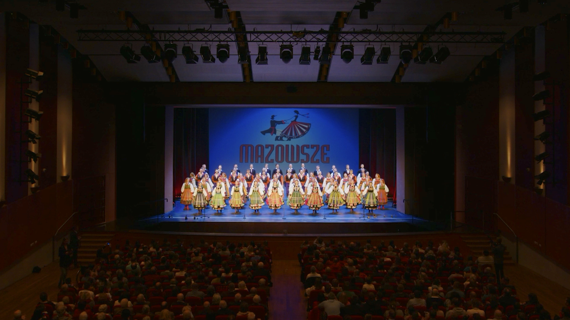 Państwowy Zespół Ludowy Pieśni i Tańca Mazowsze na scenie