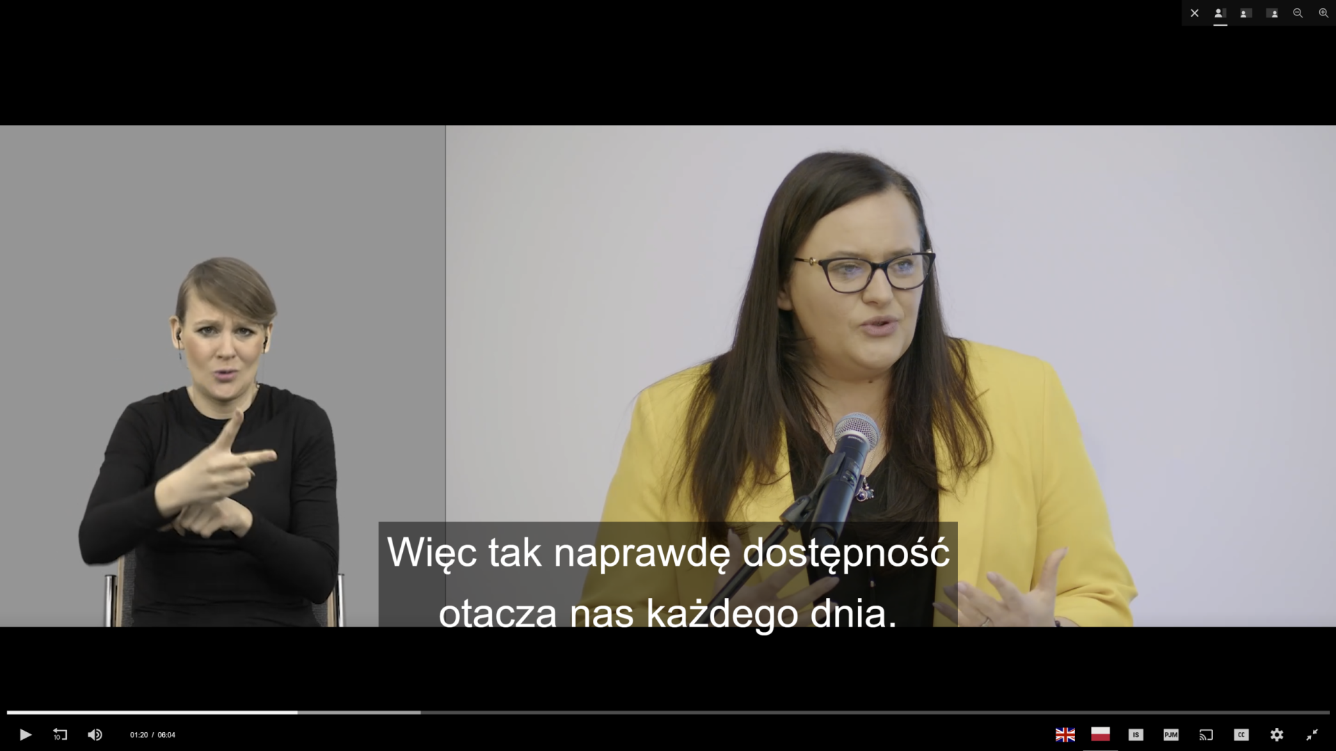 tłumacz PJM, napisy w filmie